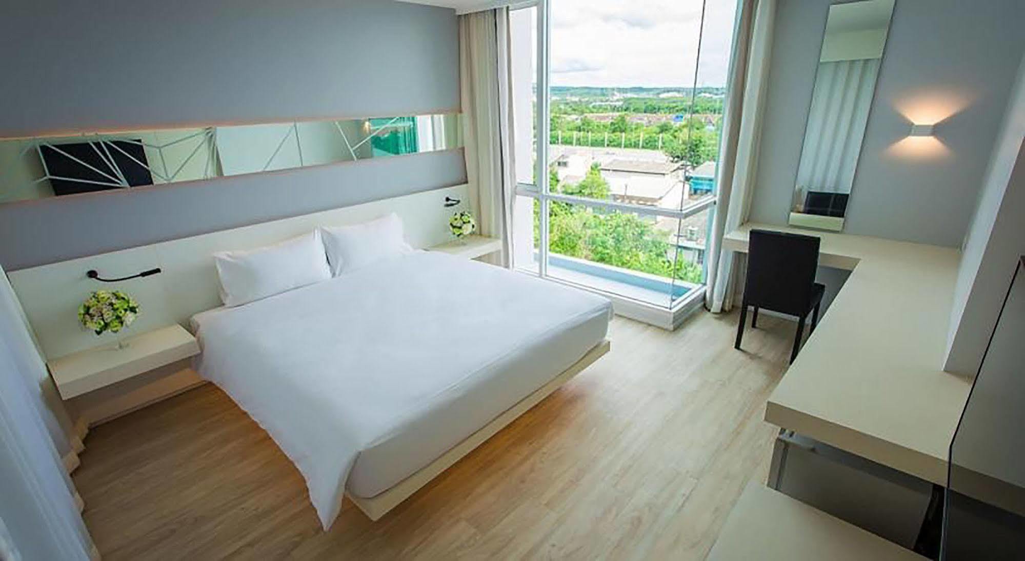 Crystal Hotel Hat Yai Eksteriør billede